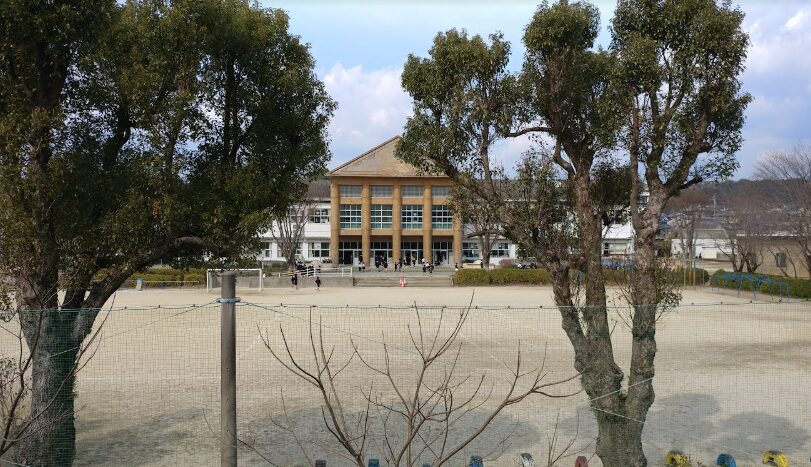 大津町立大津小学校